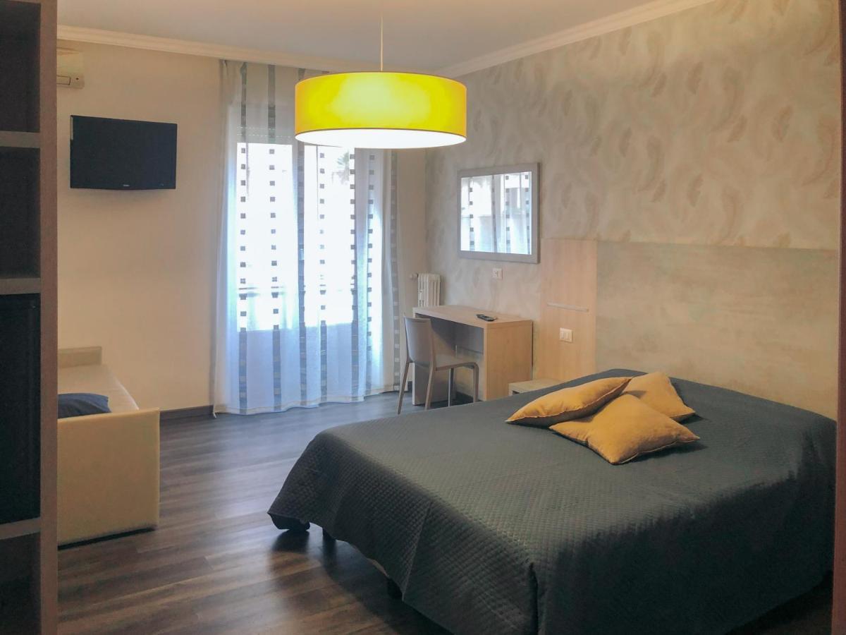 The Colours Of Rome Hotel Bagian luar foto