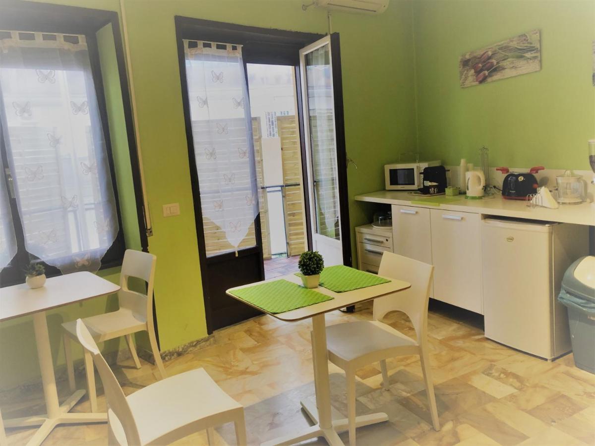 The Colours Of Rome Hotel Bagian luar foto