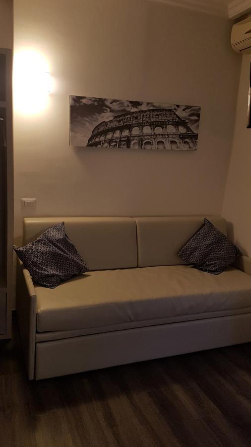 The Colours Of Rome Hotel Bagian luar foto