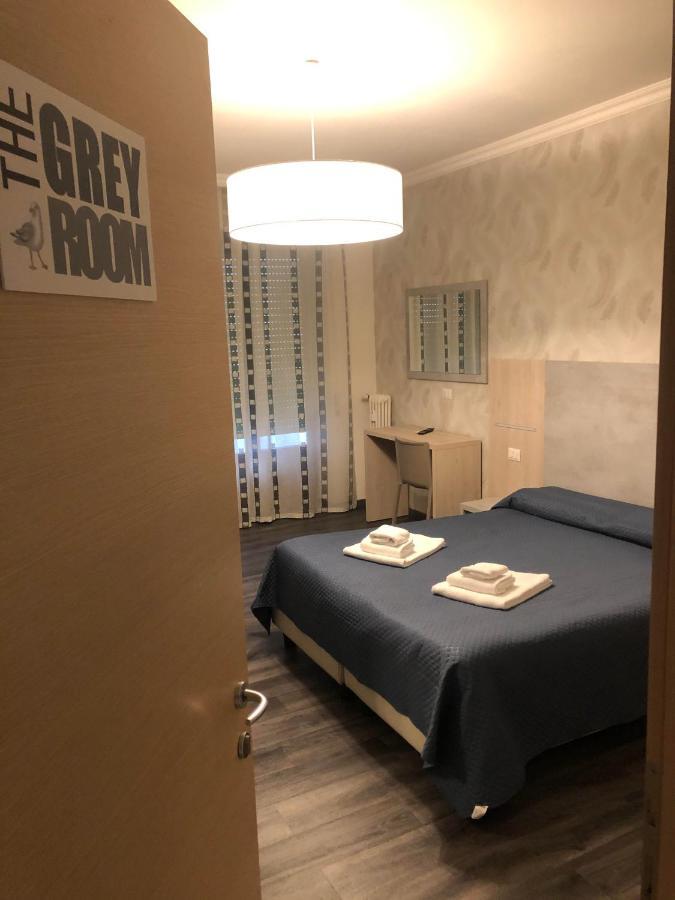 The Colours Of Rome Hotel Bagian luar foto