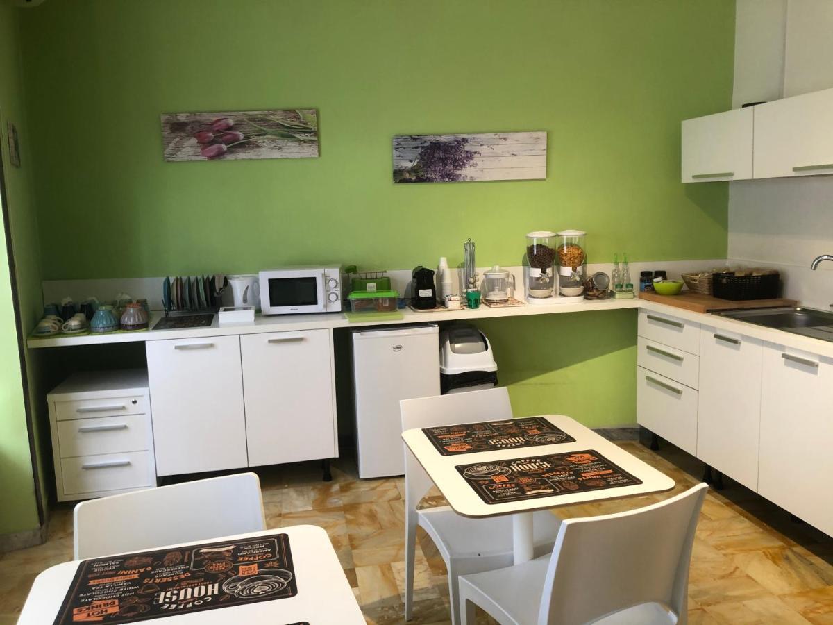 The Colours Of Rome Hotel Bagian luar foto