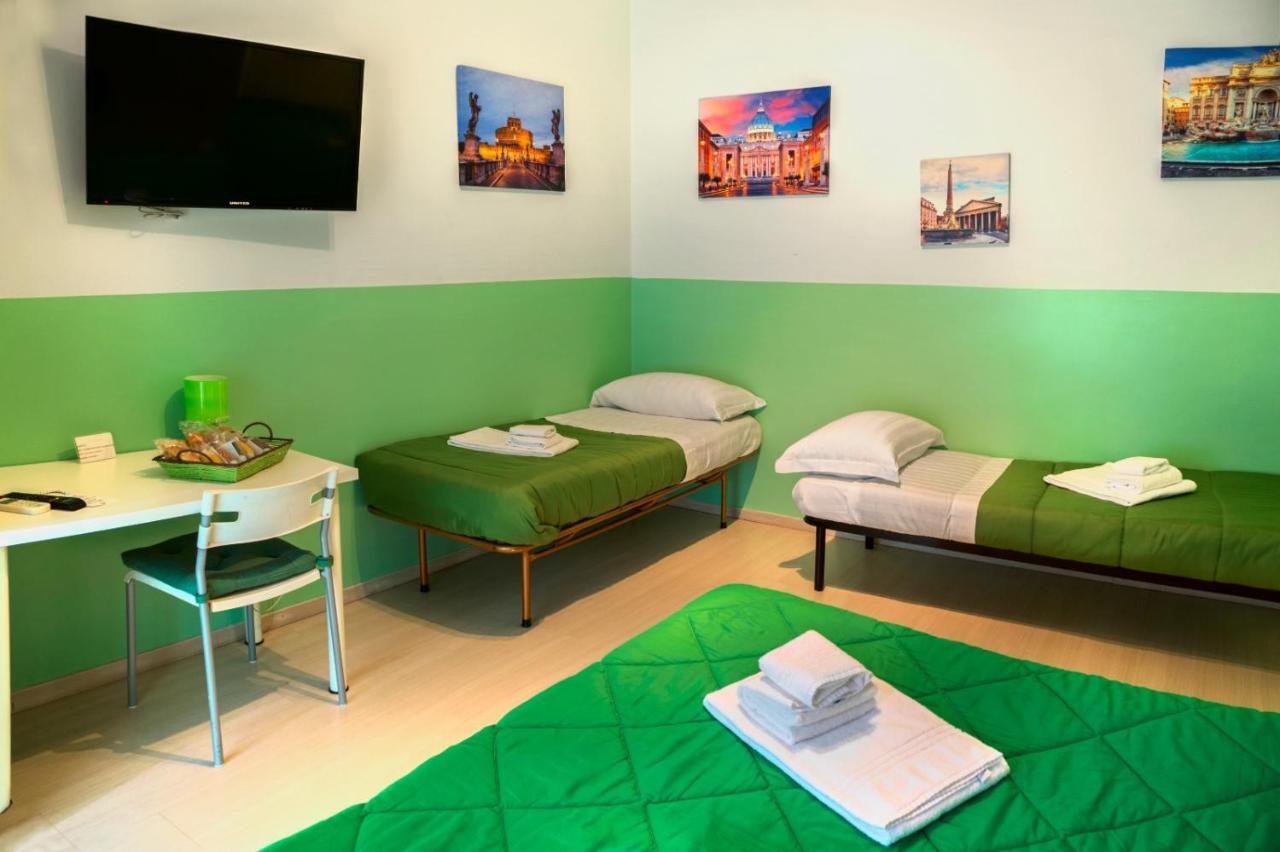 The Colours Of Rome Hotel Bagian luar foto